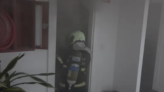 Buzdolabında çıkan yangın korkuttu