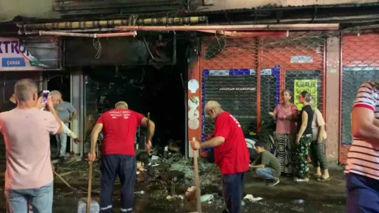 İş yeri alevlere teslim oldu