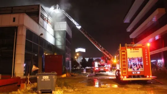 İş yerinde çıkan yangın korkuttu