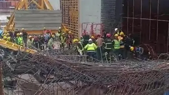 İşçi Bayramı'nda çalışırken demirlerin altında kaldılar: 3 yaralı