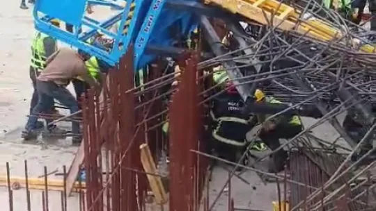 İşçi Bayramı'nda çalışırken demirlerin altında kaldılar: 3 yaralı