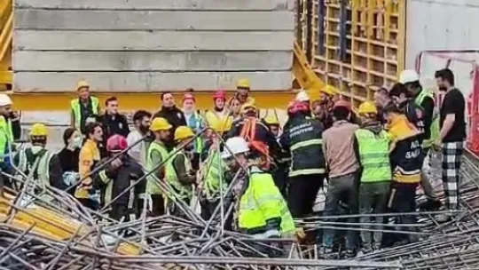 İşçi Bayramı'nda çalışırken demirlerin altında kaldılar: 3 yaralı
