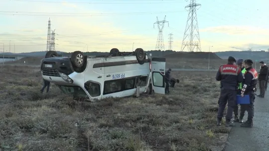 İşçi servisi takla attı: Yaralılar var