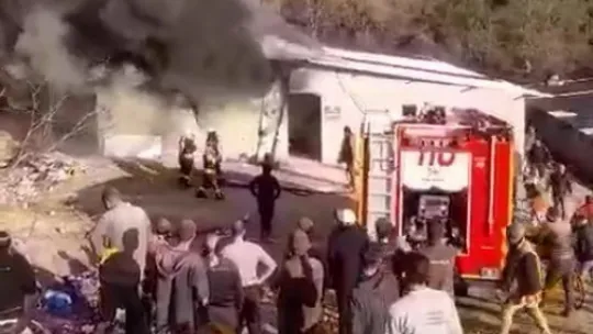 İşçiler çaresizce yangını izledi