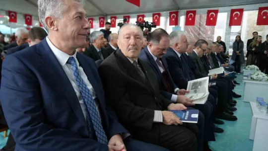 İsrail'in saldırısında bacağını kaybeden Gazzeli gazeteci meslektaşlarına seslendi