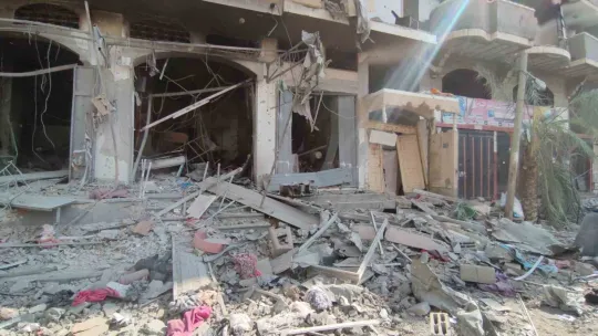 İsrail'in vurduğu Al-Karama Mahallesi'ndeki yıkım görüntülendi