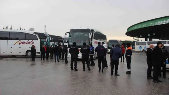 İstanbul'a girişler yasaklanınca otogarda yoğunluk