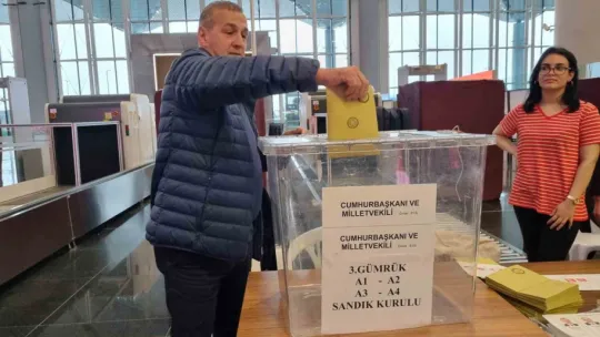 İstanbul Havalimanı'nda oy verme işlemi başladı