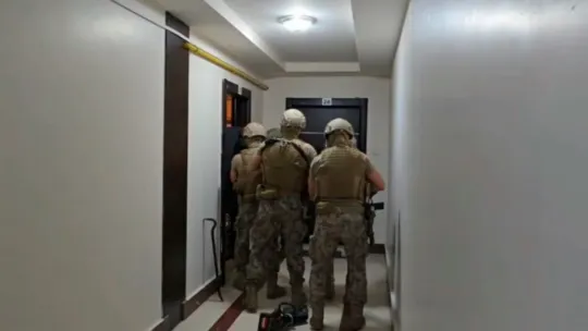 3 ilde suç örgütü operasyonu: 18 gözaltı