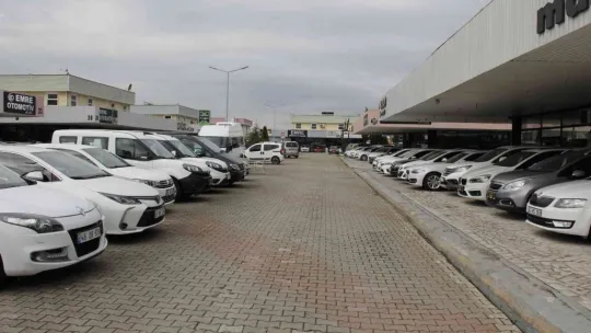 Herkes onlardan şikayetçi: 'Ayaklı galericiler'