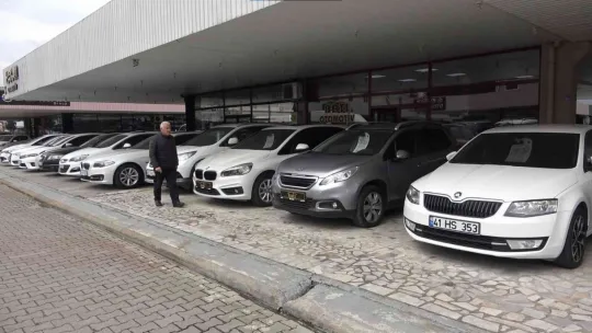 Herkes onlardan şikayetçi: 'Ayaklı galericiler'