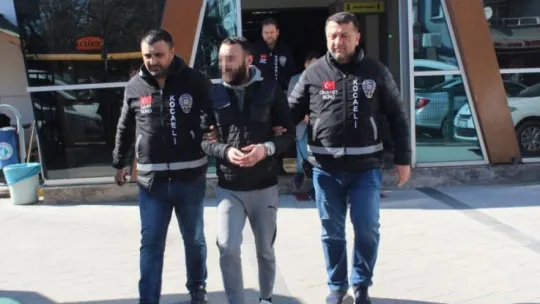 İşten çıkarıldı, amirinin evini taradı!