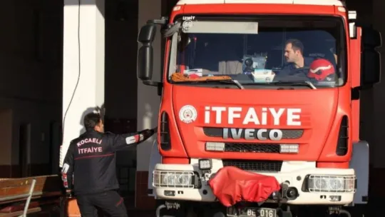 İtfaiye ekiplerinin zorlu eğitimleri aksiyon kamerasına yansıdı 