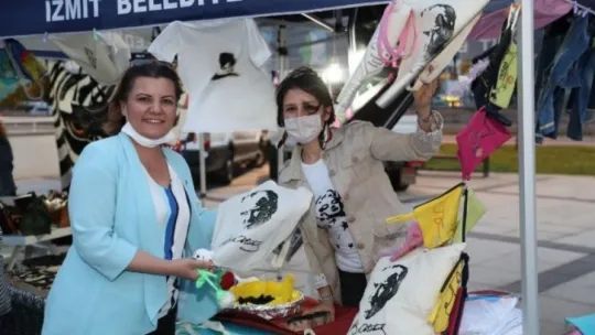 İZMEK el emeği pazarına büyük ilgi