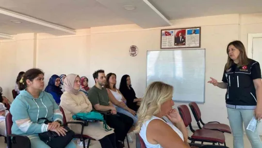 İZMEK'li kadınlara farkındalık eğitimi