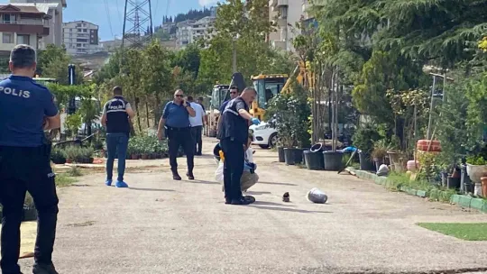 İzmit Belediyesi çalışanını, belediyeye ait mekanda vurup kaçtılar