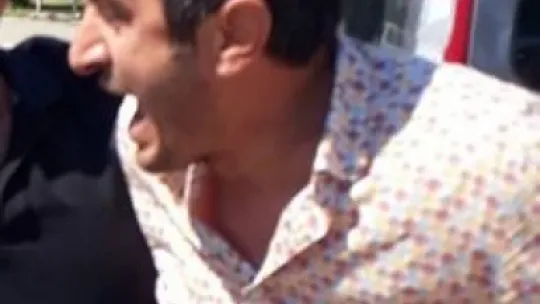 İzmit Belediyesi Zabıta ekipleri tezgah dağıtıyor!