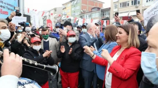 İzmit Belediyesi'nde toplu iş sözleşmesi imzaladı