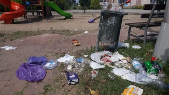 İzmit Belediyesine çöp tepkisi büyüyor!