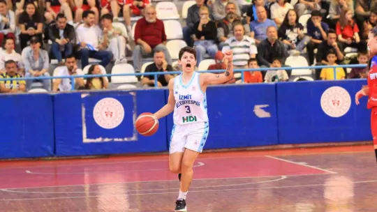 İzmit Belediyespor finale yükseldi