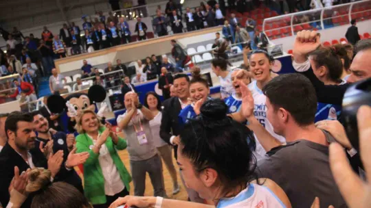 İzmit Belediyespor finale yükseldi