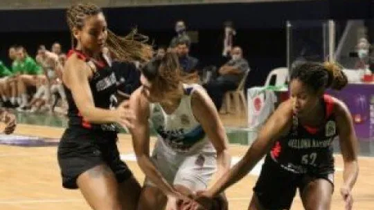 İzmit Belediyespor galip geldi!