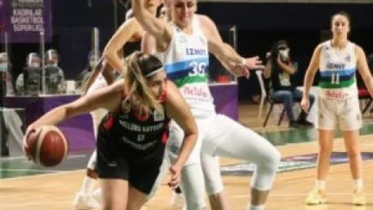 İzmit Belediyespor galip geldi!