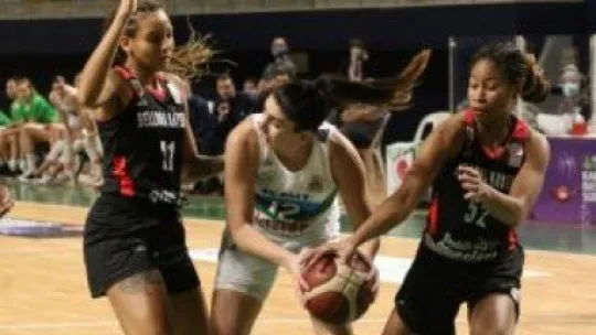 İzmit Belediyespor galip geldi!