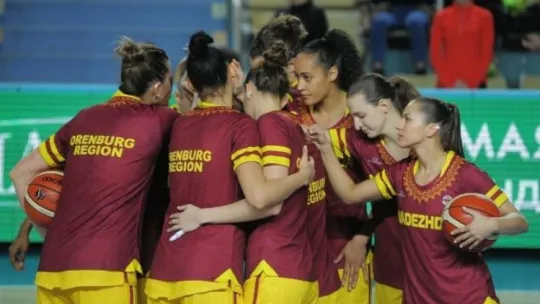 İzmit Belediyespor İzmit'i üzmeye devam ediyor!
