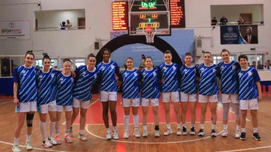 İzmit Belediyespor Süper Lig'e yükseldi