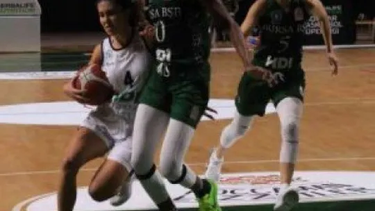 İzmit Belediyespor, yine farklı mağlup oldu!