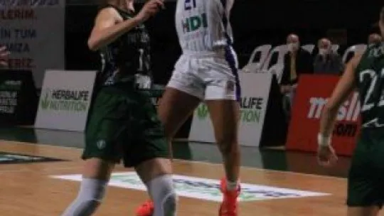 İzmit Belediyespor, yine farklı mağlup oldu!