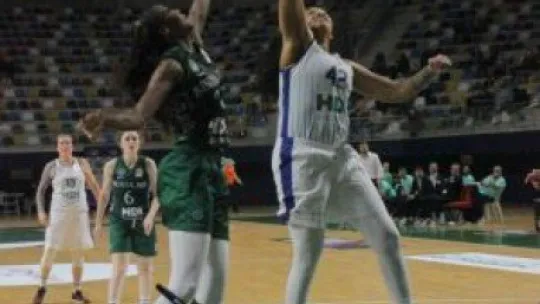 İzmit Belediyespor, yine farklı mağlup oldu!