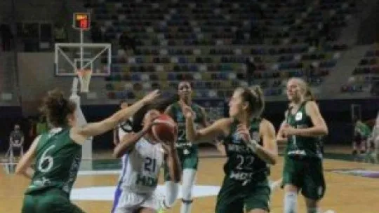 İzmit Belediyespor, yine farklı mağlup oldu!