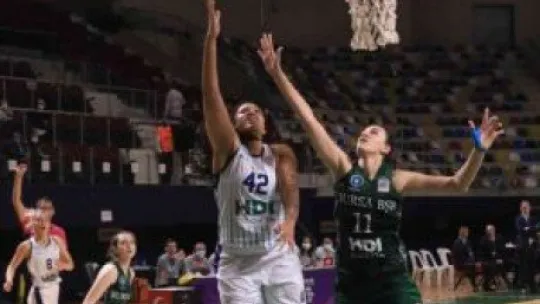 İzmit Belediyespor, yine farklı mağlup oldu!