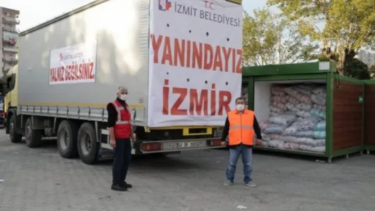 İzmit halkının yardımları İzmir'e ulaştı