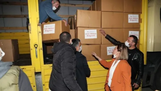 İzmit halkının yardımları İzmir'e ulaştı