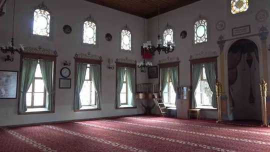 İzmit'in ilk camisi, manevi iklimiyle hayran bırakıyor