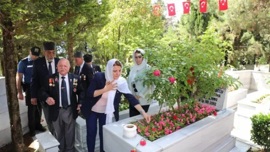 İzmit'in işgalden kurtuluşunun 101. yılı törenle kutlandı
