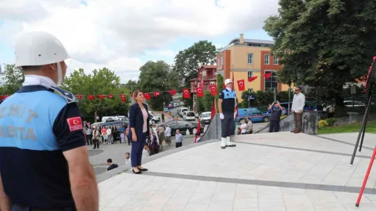 İzmit'in işgalden kurtuluşunun 101. yılı törenle kutlandı