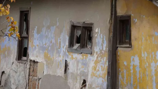 İzmit'in tarihe tanıklık eden evleri bakın ne halde!