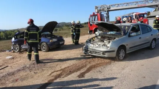 İzmit-Kandıra yolunda zincirleme kaza: 2 yaralı!