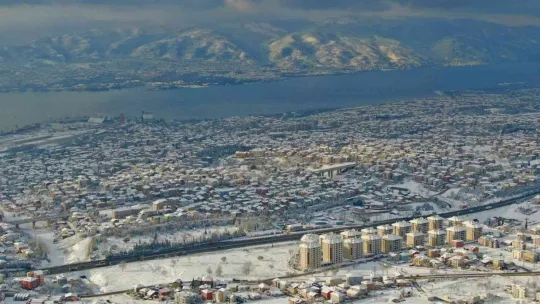 İzmit Körfezi beyaz gelinliğini giydi