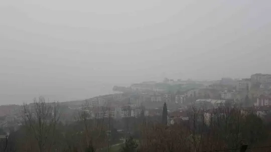 İzmit Körfezi'nde sis etkili oluyor