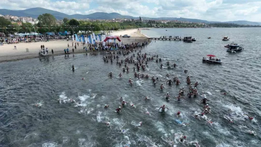 2 bin 650 metre kulaç attılar