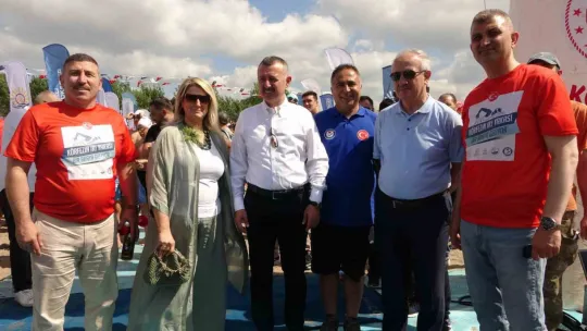 2 bin 650 metre kulaç attılar