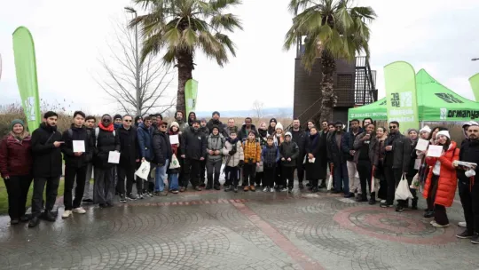 İzmit Körfezi'nin zarif misafirleri şenlikte görüntülendi