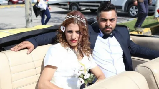 İzmit sokaklarında Roman düğünü coşkusu