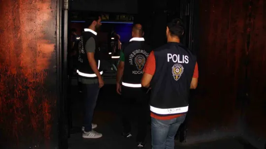 İzmit'te 2 günde 958 şahıs ve 45 araç polis kontrolünden geçti