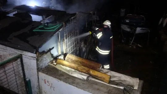 İzmit'te 4 balıkçı barınağı küle döndü